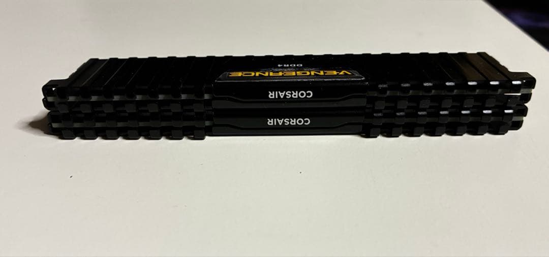 【動作品】Corsair DDR4 メモリ8GB×2 2666MHz
