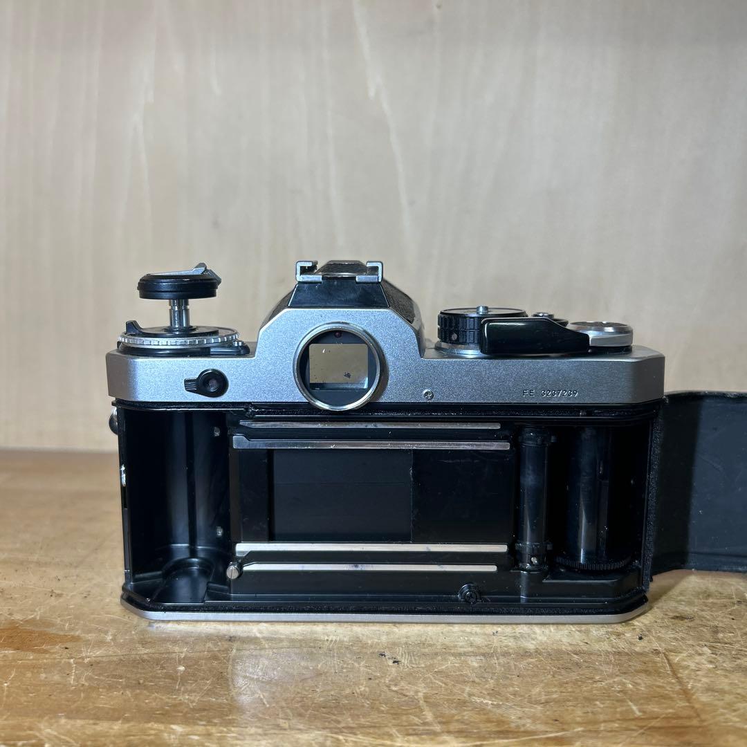 Nikon FE シンプルニコン　シルバーボディー　完動美品