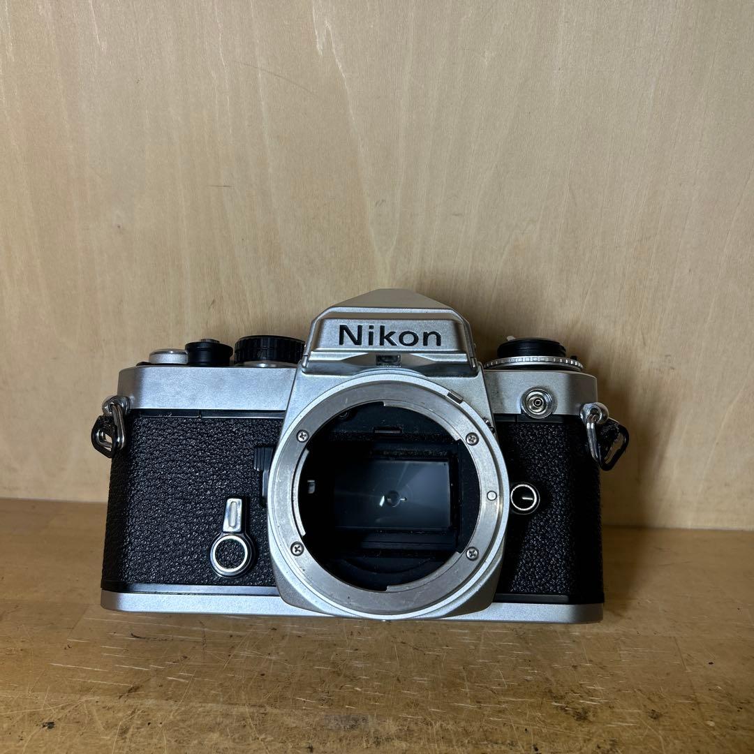Nikon FE シンプルニコン　シルバーボディー　完動美品