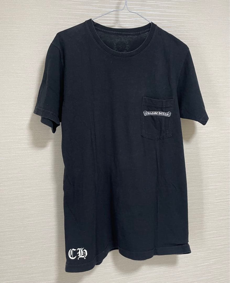 クロムハーツスクロールラベルバックアーチロゴTシャツ