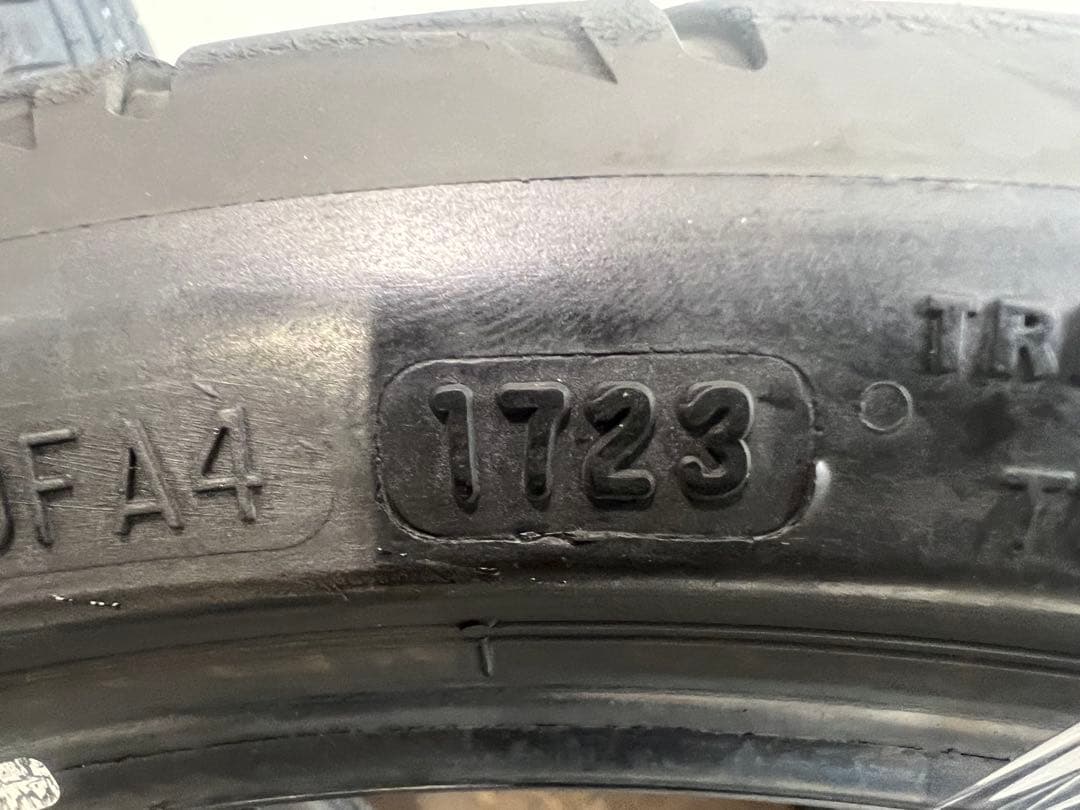 送料込み205/40R18 ￼POTENZA SPORT 4本セット