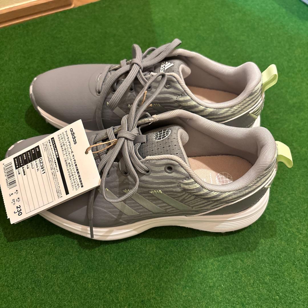 新品未使用adidas レディースゴルフシューズ グレー 23cm GZ3911