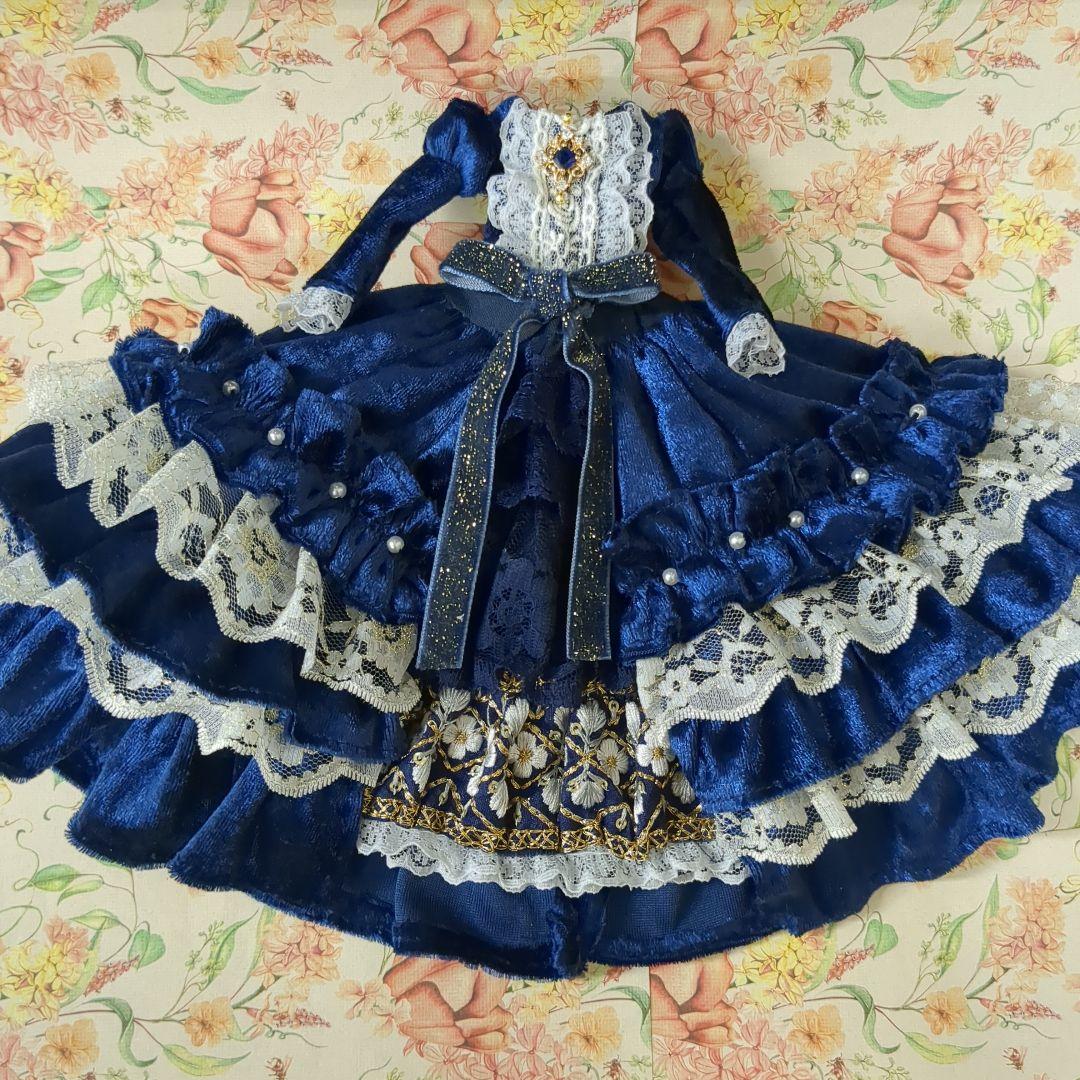 ば*ま様 ジェニーフレンド27cmドール服　紺のベロアのドレス