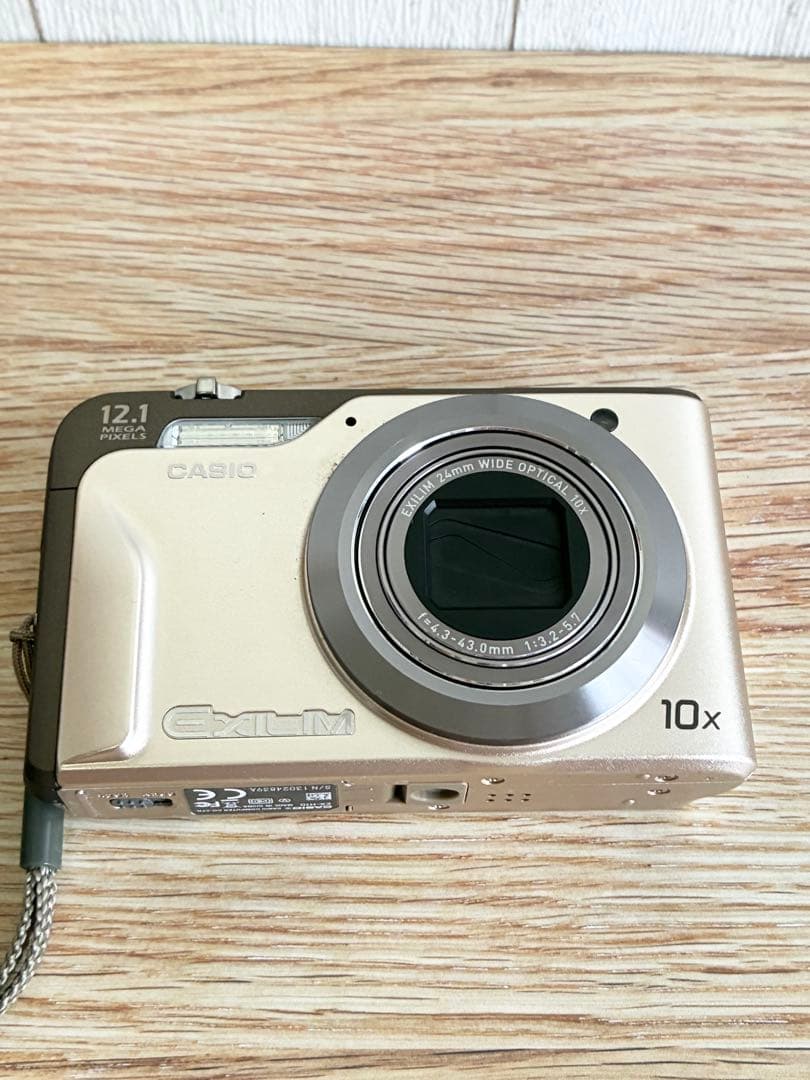 ■ 美品 ■　カシオ　CASIO EXILIM EX-H10 ゴールド