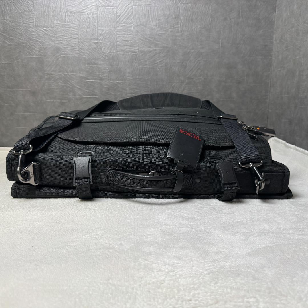 TUMI ビジネスバッグ ガーメントバッグ　旅行　ビジネス　ダイヤルロックあり