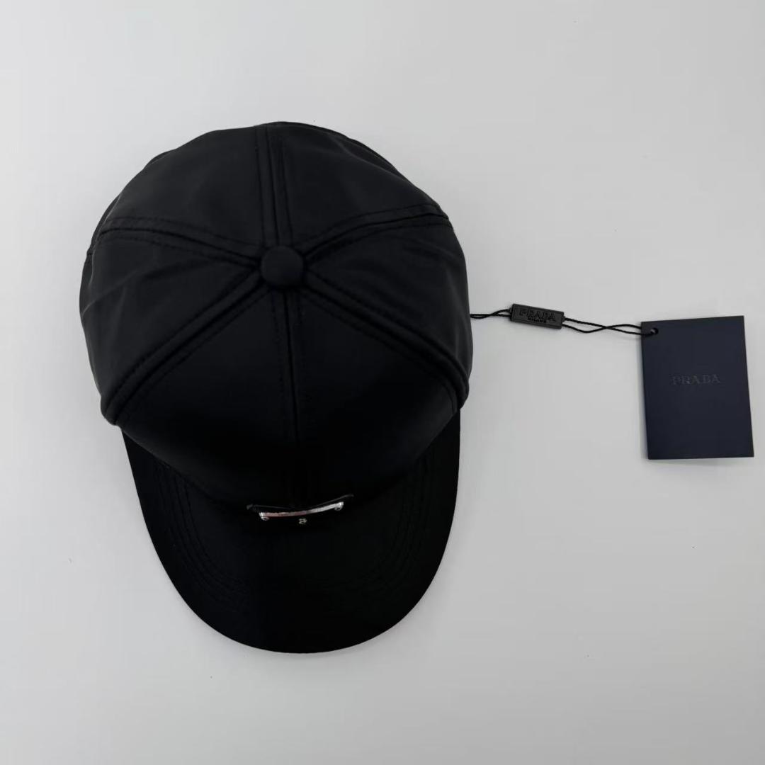 Prada ブラック ベースボールキャップ