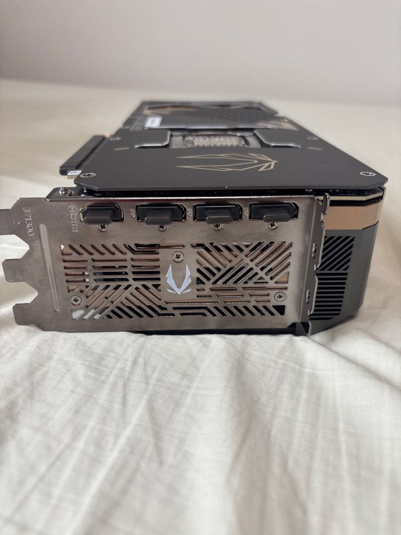 ZOTAC GAMING GeForce RTX 5090SOLID本体