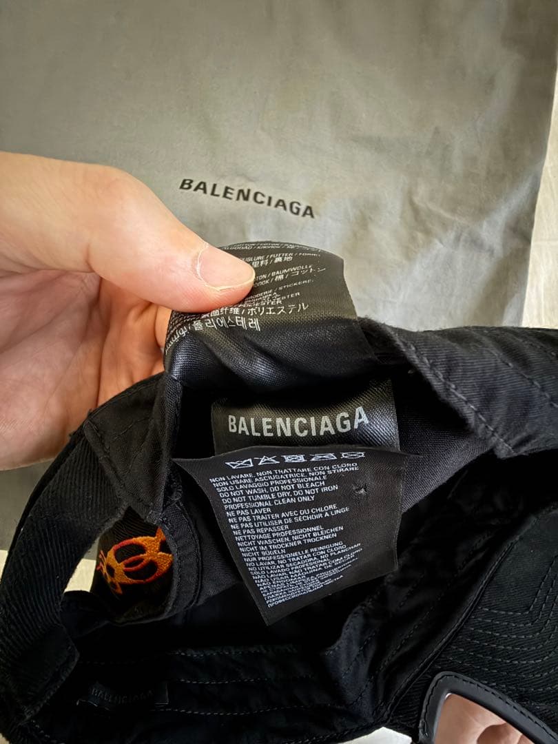 最終値下げ BALENCIAGA キャップ Burning unity cap
