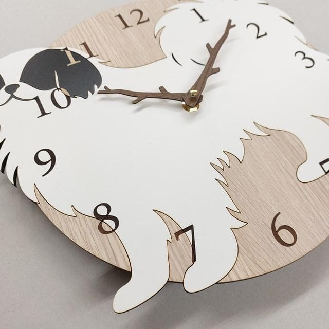 【名入れ】 狆（ちん）狆犬　はみ出し壁掛け時計 静音　ハンドメイド