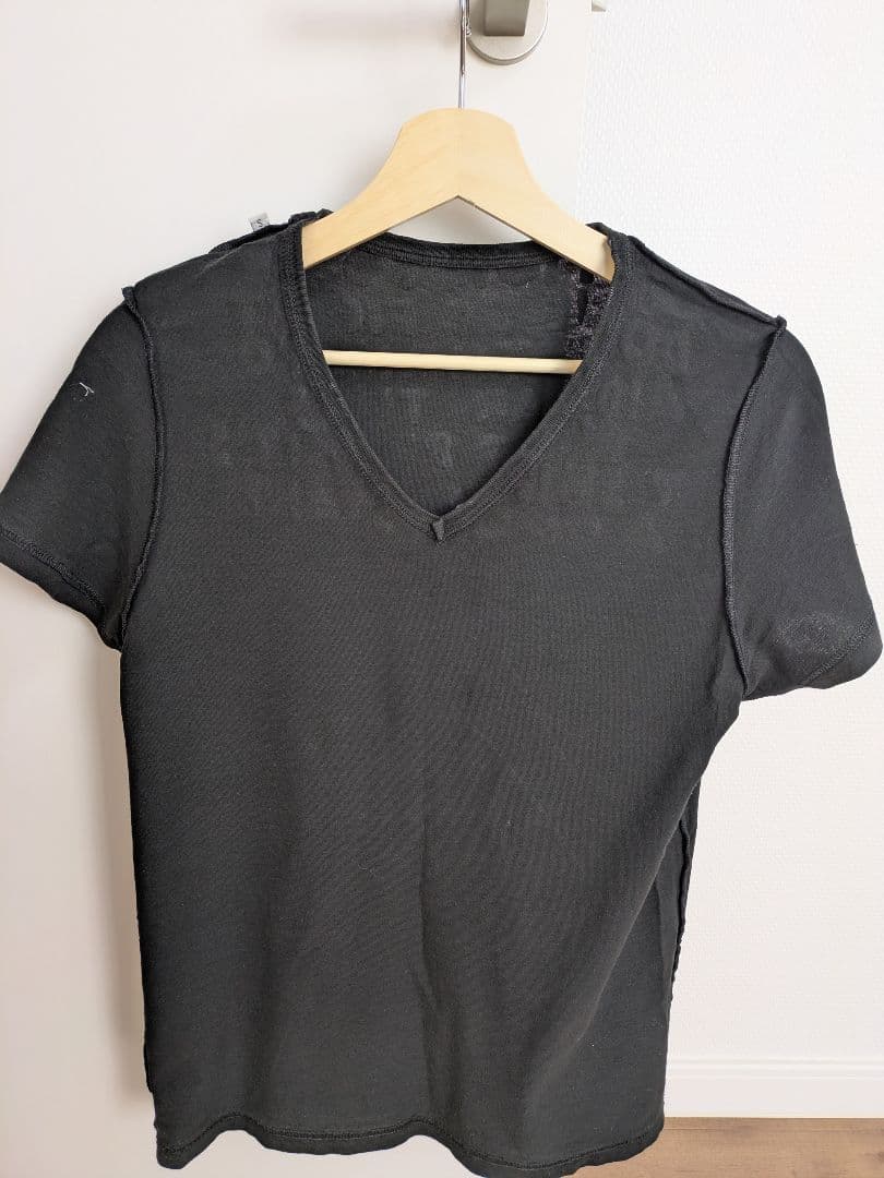 Martin MargielaエイズTシャツ（ブラック×ブラック / Sサイズ）