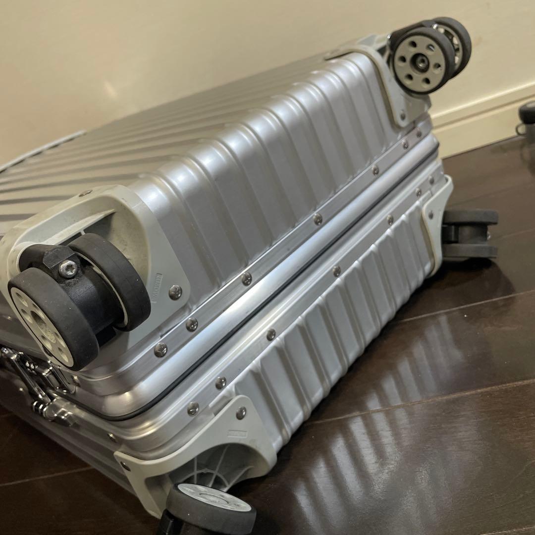 【訳あり】リモワ　RIMOWAアルミニウム製　機内持込　シルバーキャリーカート