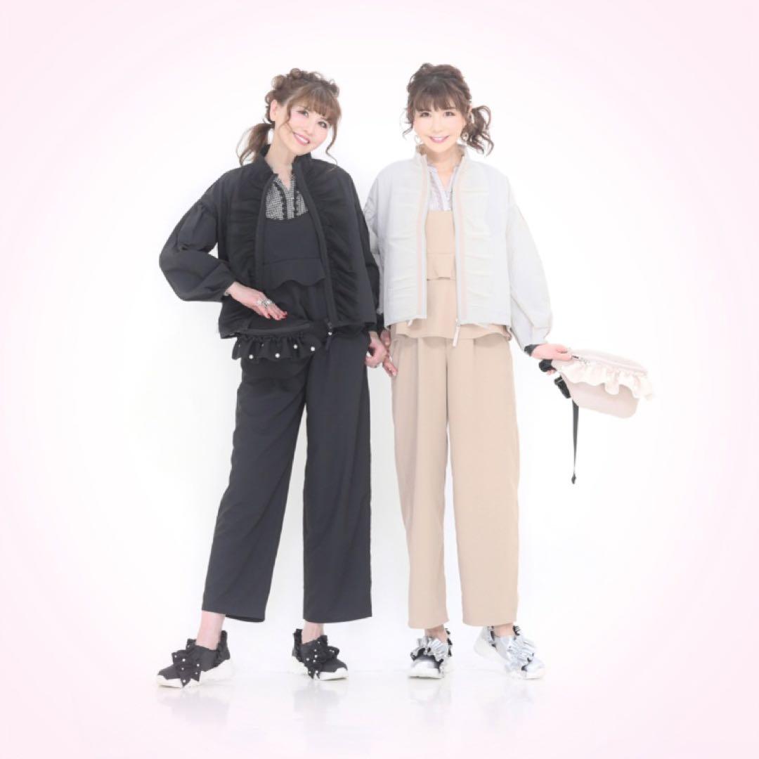 ぼ*ん様 新アンドラブ❗️フリル付きパール装飾ボディバッグ