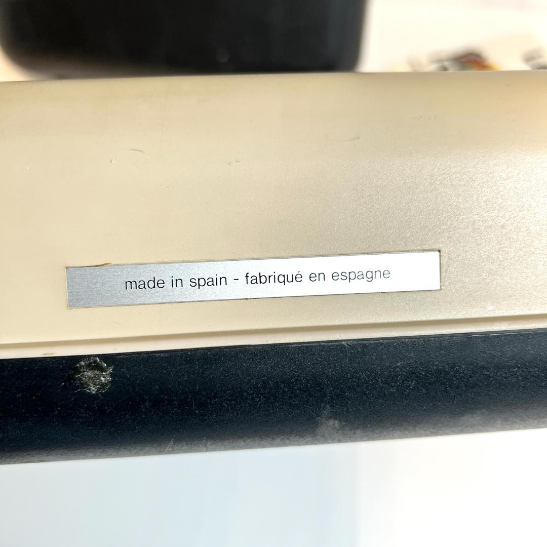 タイプライター オリベッティ LETTERA 34、動作確認済み　スペイン製