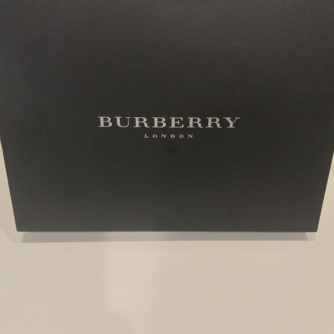 新品箱入BURBERRYロンドン　ラムウール100％ ノバチェック柄　ひざ掛け