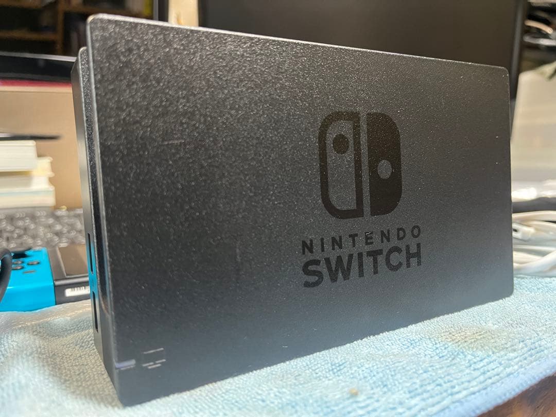 a*u様 美品　使用少ない　Switch 本体 青/オレンジ ソフトケース付き
