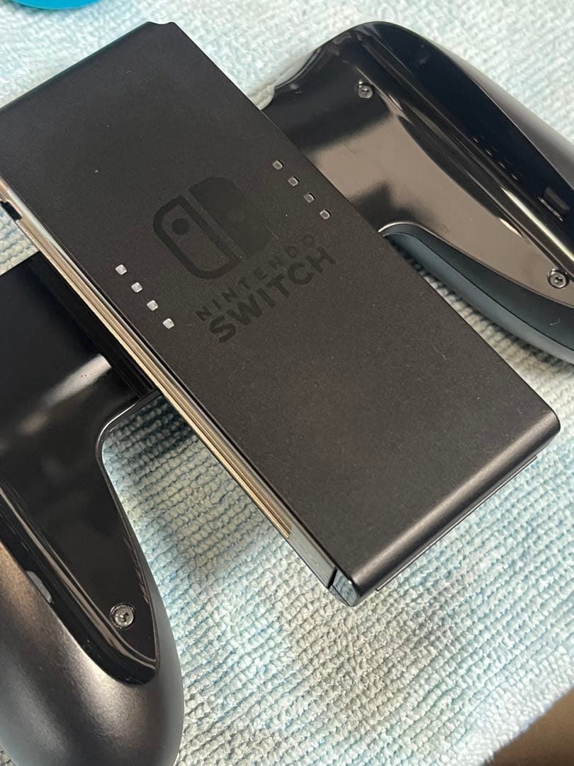 a*u様 美品　使用少ない　Switch 本体 青/オレンジ ソフトケース付き