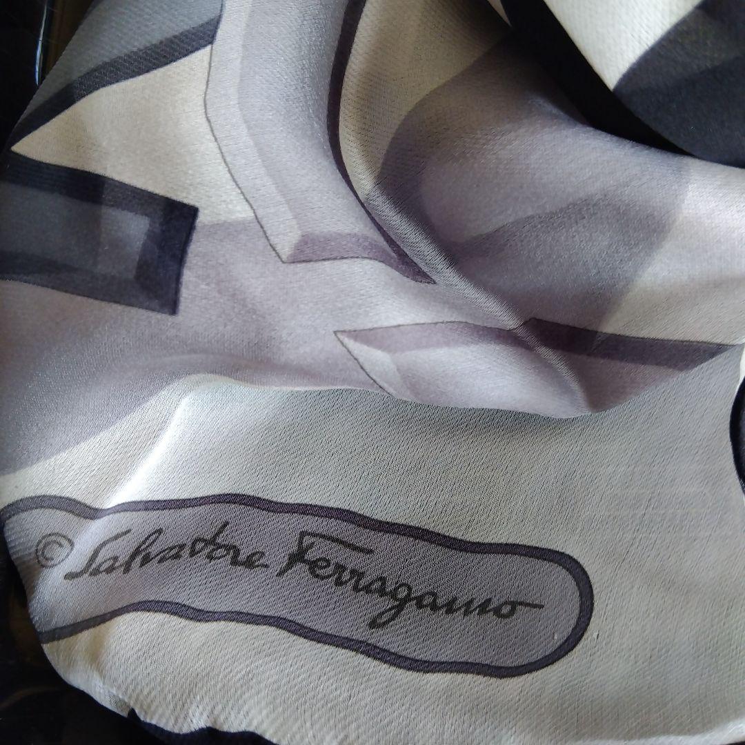 Ferragamo　シルクシフォン　ストール　ガンチーニ