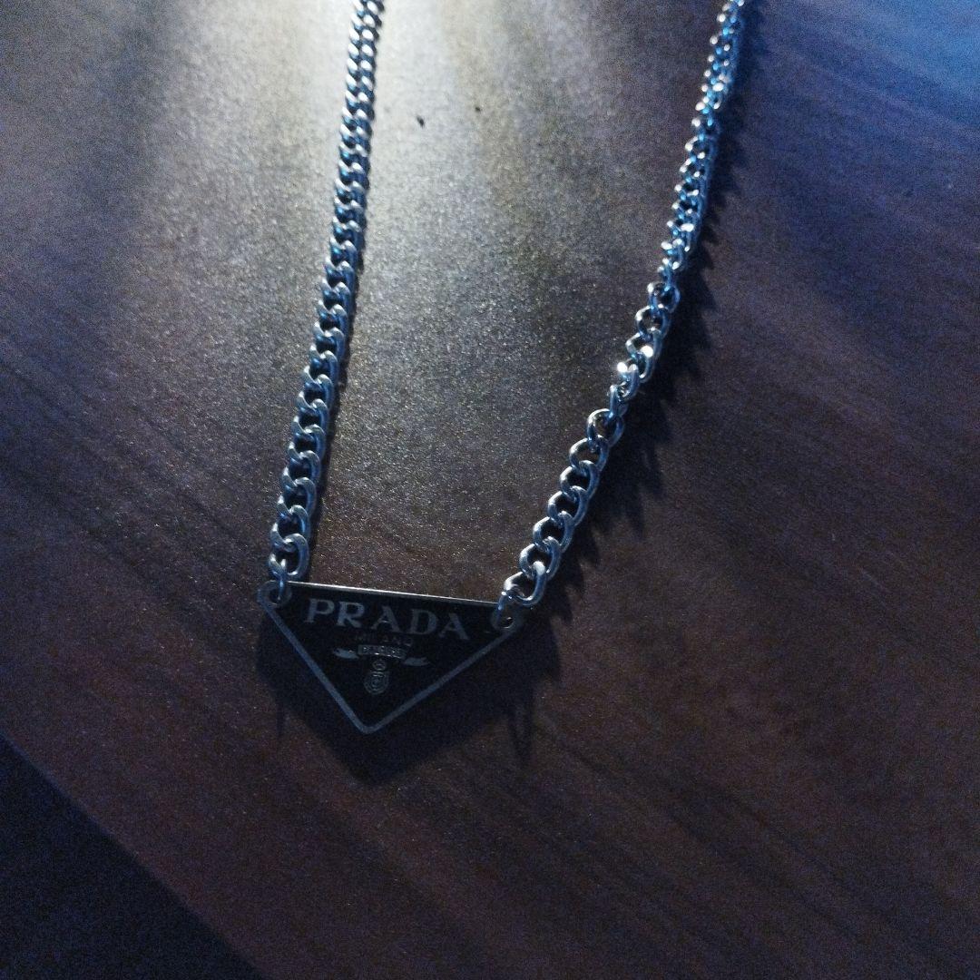 プラダ PRADA トライアングルネックレス シルバーネックレス