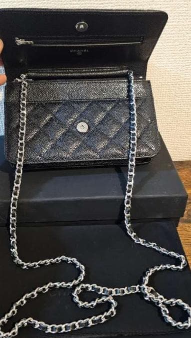 CHANEL ノベルティブラック レザー ウォレットショルダーバッグ