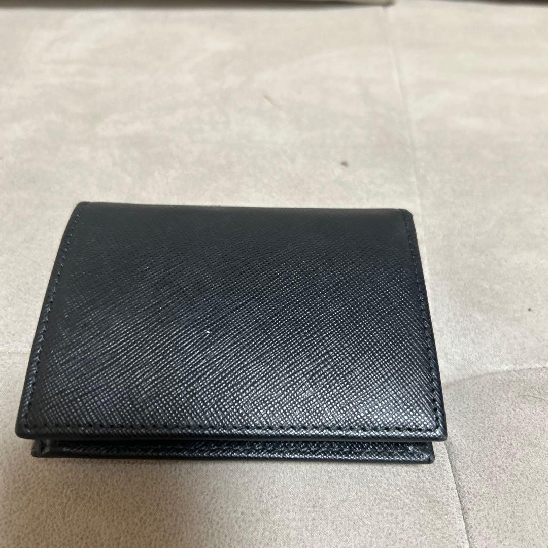 PRADA ブラック 二つ折り財布yuseinaoyachy