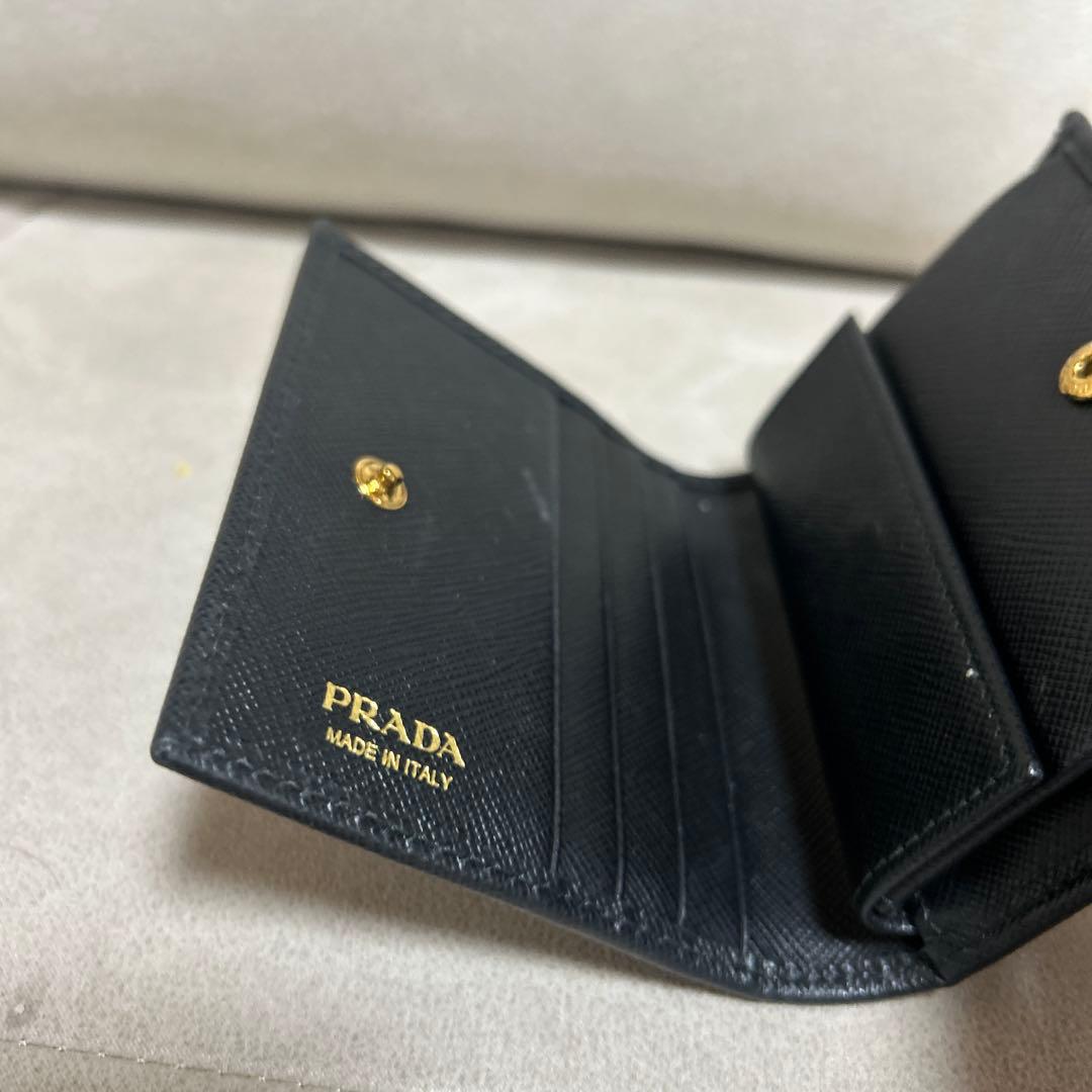 PRADA ブラック 二つ折り財布yuseinaoyachy
