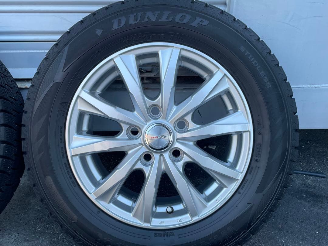 ☆ノア　ヴォクシー　スタッドレスタイヤ　195/65R15 2021年製☆