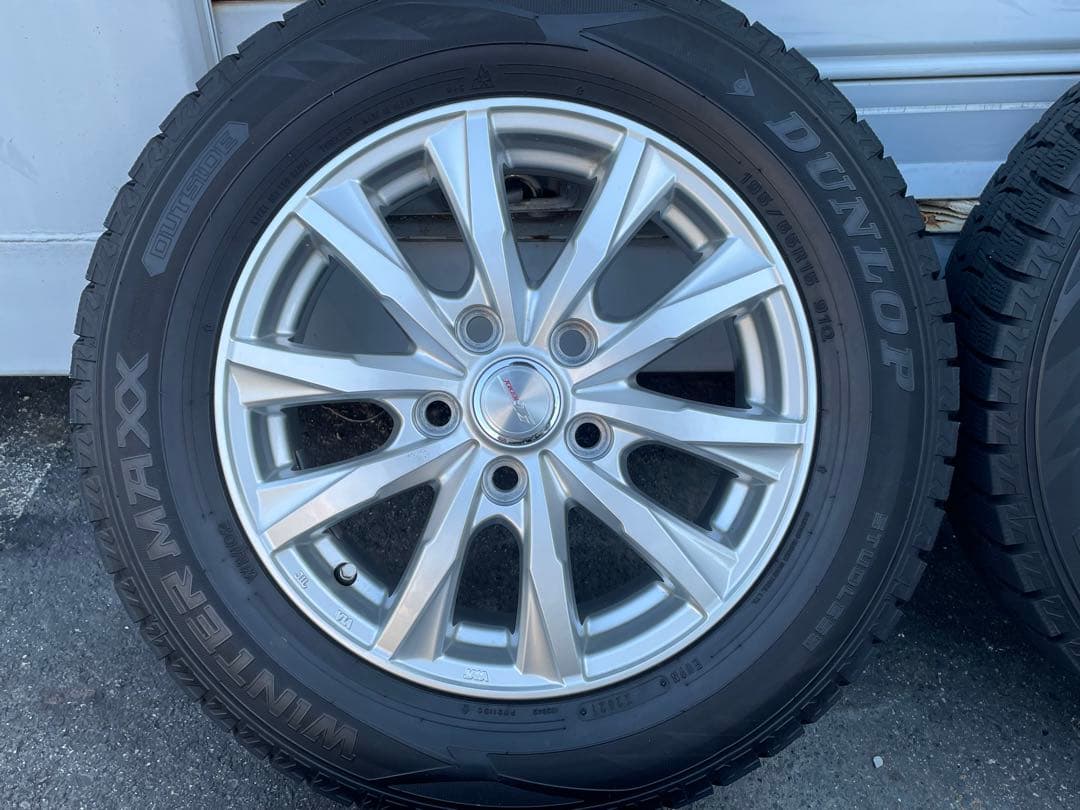 ☆ノア　ヴォクシー　スタッドレスタイヤ　195/65R15 2021年製☆