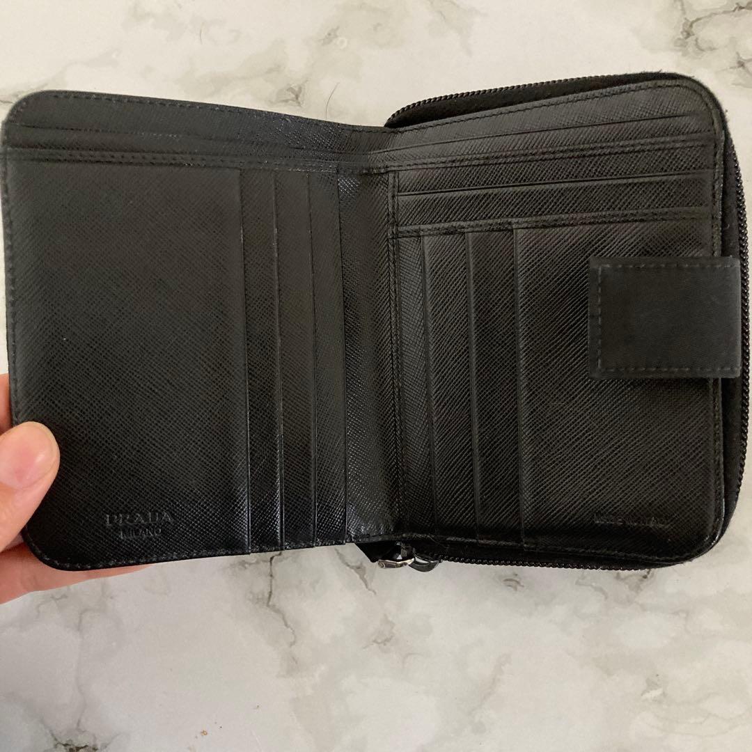 ✨祝日23日限定お値下げ✨PRADA 二つ折り財布 ブラック