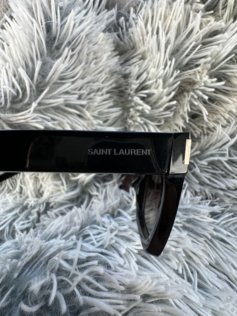 こ*め様 SAINT LAURENT BOLD 1 001