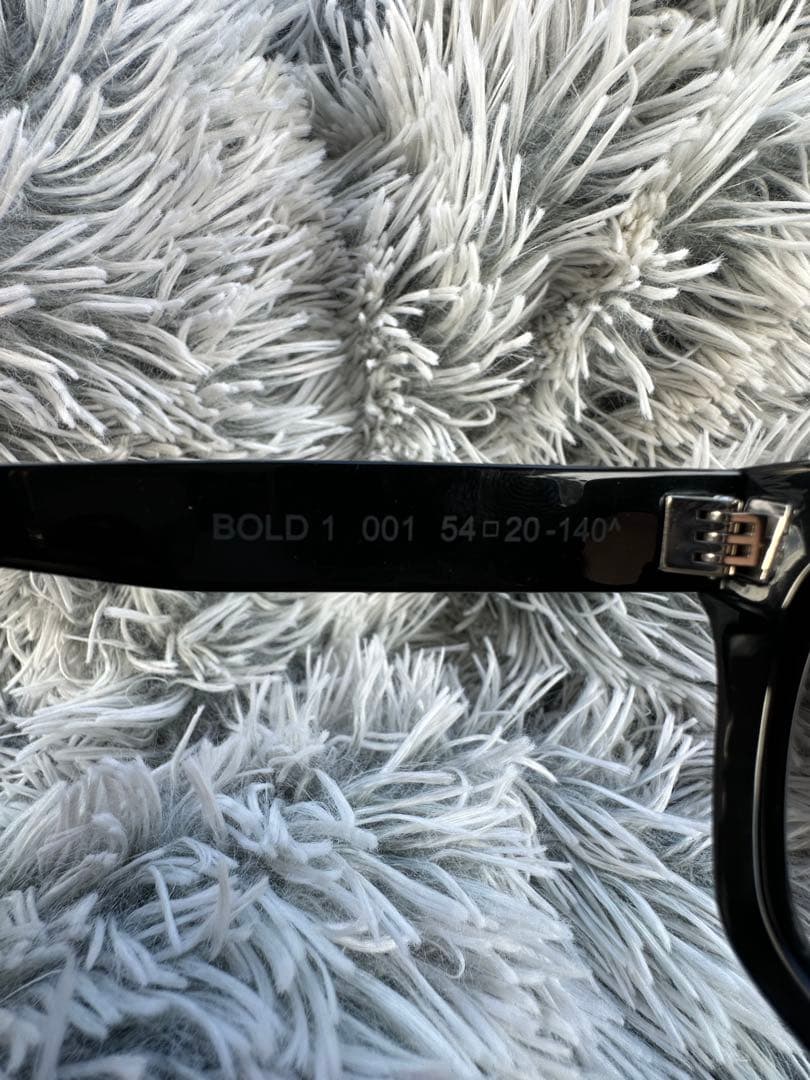 こ*め様 SAINT LAURENT BOLD 1 001