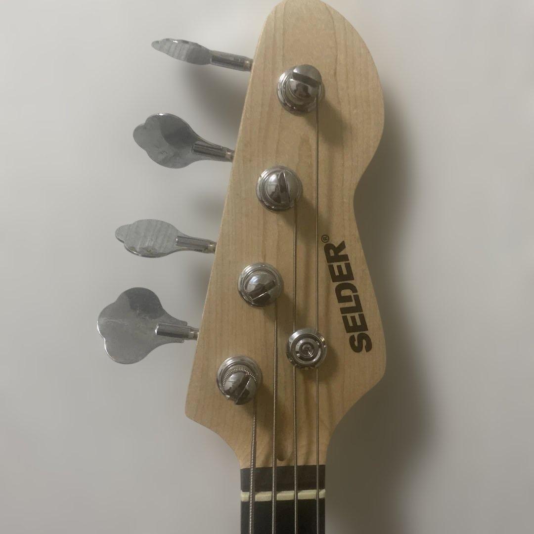 SELDER 4弦エレキベース ブラック シールド付新品　定価、約22000円。