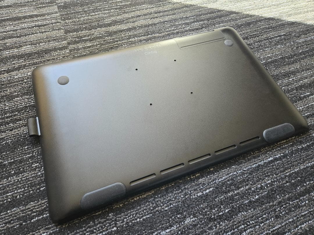 液タブ・ペンタブ Wacom Cintiq 22 DTK2260K1D