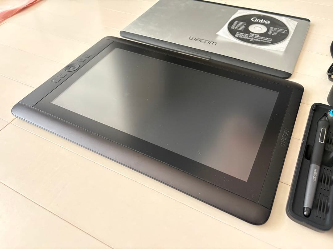 液タブ・ペンタブ Wacom Cintiq 13HD