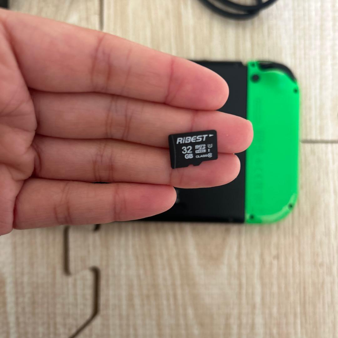 Nintendo Switch 本体 赤/緑 Joy-Con 付属品付き