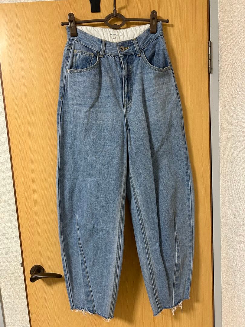 CADUNE ライトブルー ハイウエスト カーブデニムパンツ