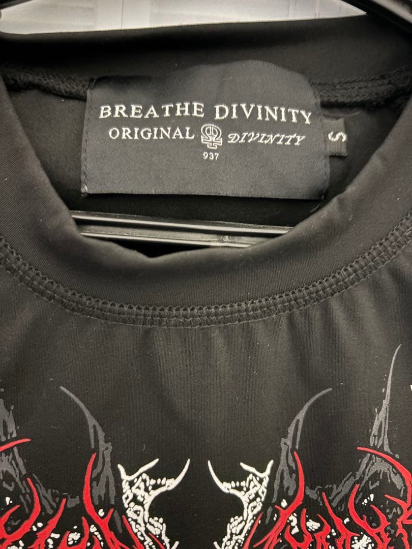 breathedivinity コンプレッションシャツ