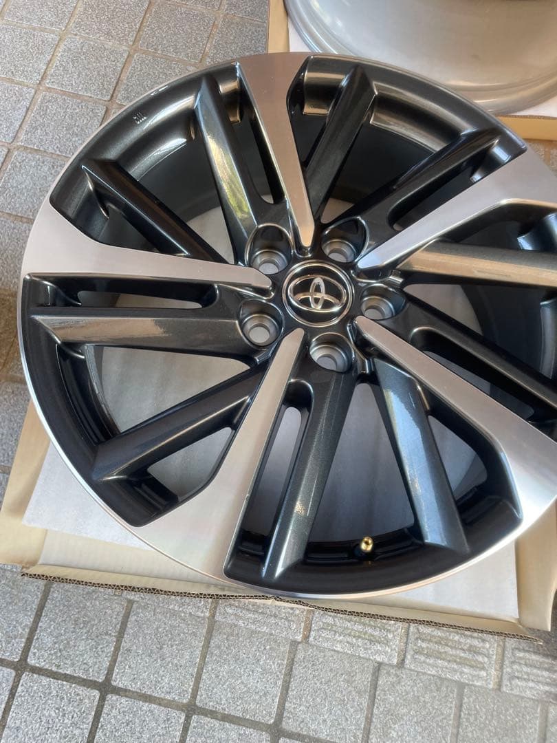 TOYOTAカローラクロス18インチホイール 純正4本セット
