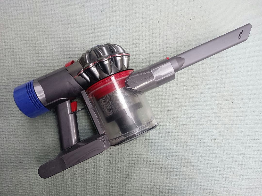 パ*グ様 完動品✌️Dyson V8 本体 ② Fluffy 隙間ノズル 純正品