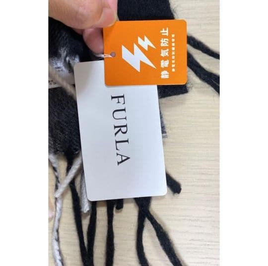 【新品タグ付き】FURLA チェック柄マフラー