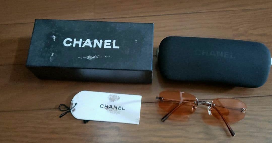 美品　CHANEL ブラウンオーバルサングラス ケース付き　タグ付き