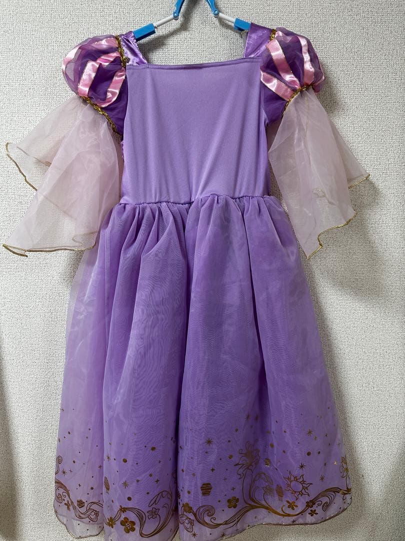【美品】Disney Store ラプンツェル　公式ドレス　130