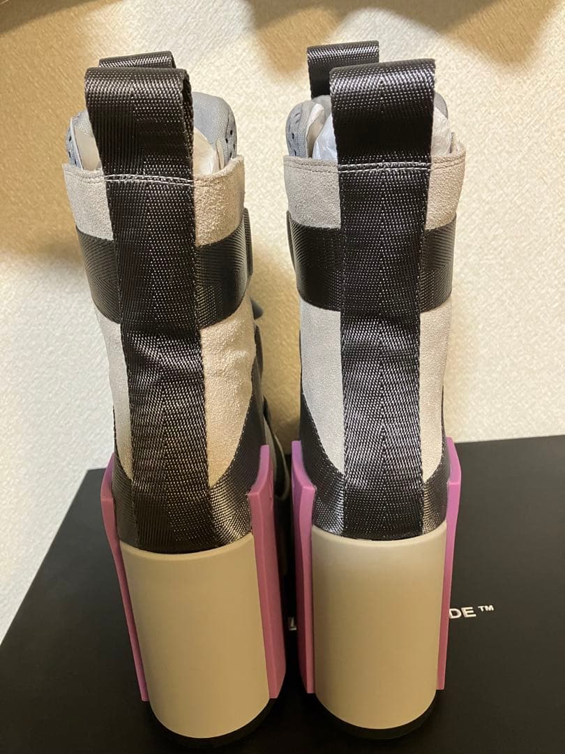 【新品未使用】UNITED NUDE ブーツcolorグレー/ライトグレー