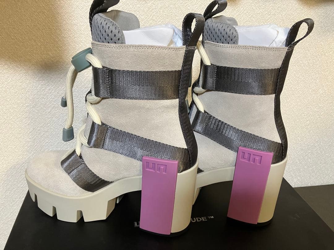 【新品未使用】UNITED NUDE ブーツcolorグレー/ライトグレー