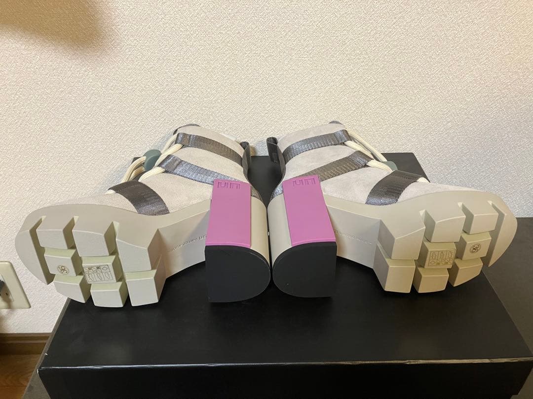 【新品未使用】UNITED NUDE ブーツcolorグレー/ライトグレー