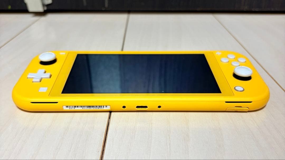 Nintendo Switch Lite イエロー 本体 充電器付 動作確認済み
