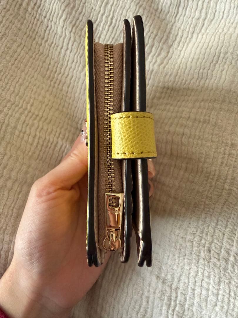 FURLA イエロー 二つ折り財布