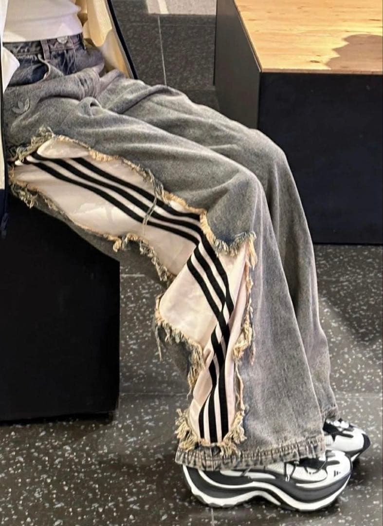 Adidas ADILENIUM 5.0 デコンストラクテッドデニムパンツ