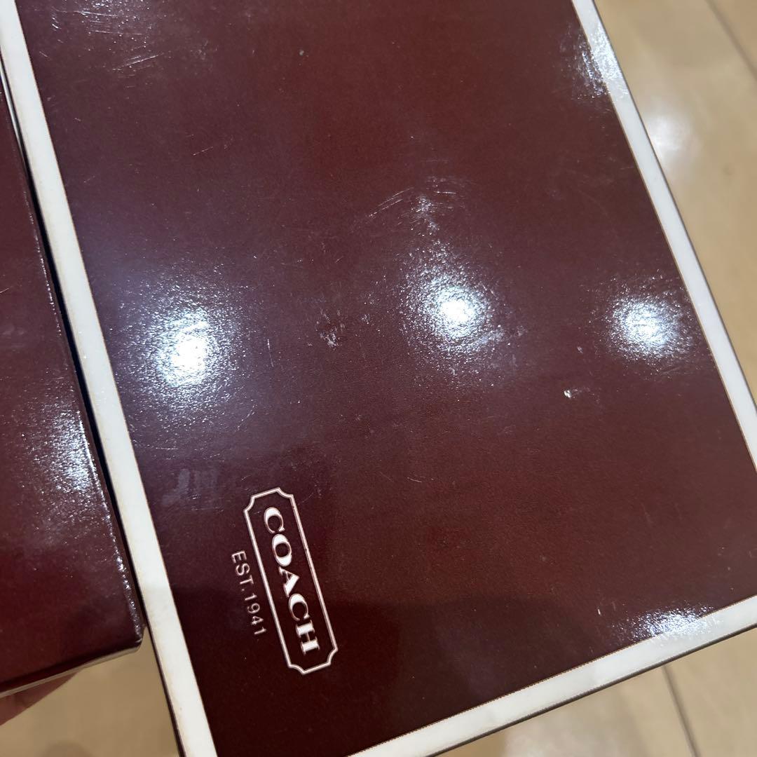 COACH 赤い二つ折り財布 折りたたみ財布 シグネチャー
