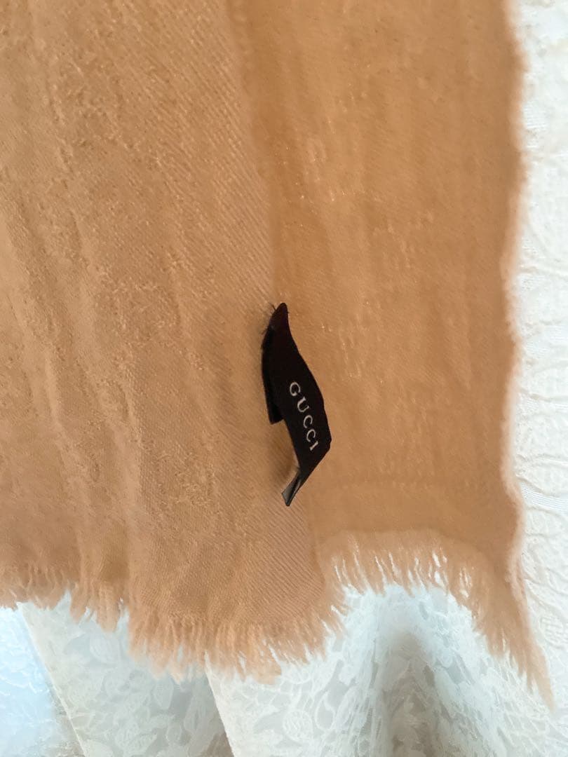 GUCCI ベージュ マフラー ストール　フリンジ付き