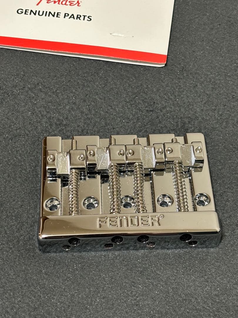 ベース FENDER HiMass 4-String Bass Bridge